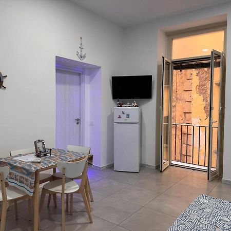 Casa Vacanze La Fenice Неаполь Екстер'єр фото